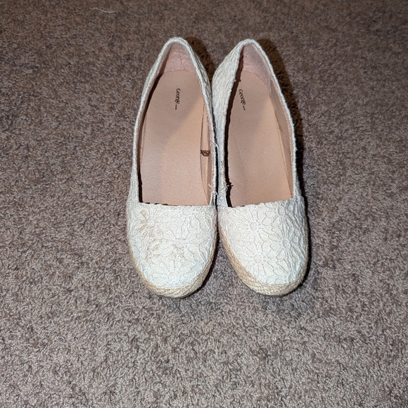 Cream Wedges Size 7 - Picture 1 of 3